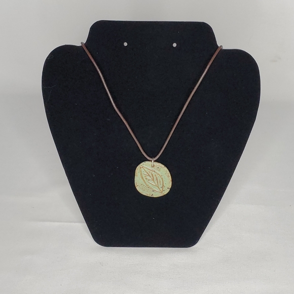 Vintage Artisan Ceramic Leaf Pattern Necklace with Brown Leather Cord - Picture 2 of 4